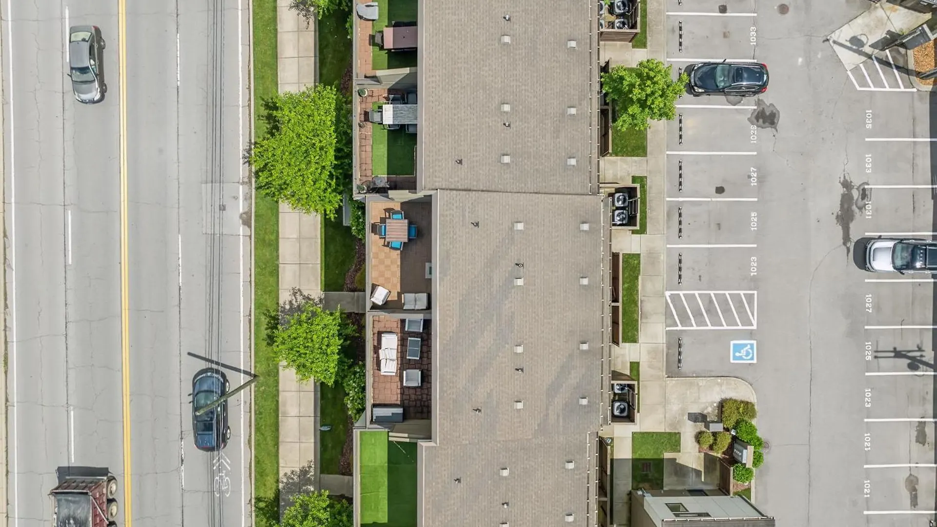 Spacious 3-Story Townhome W Rooftop & City Views Nashville