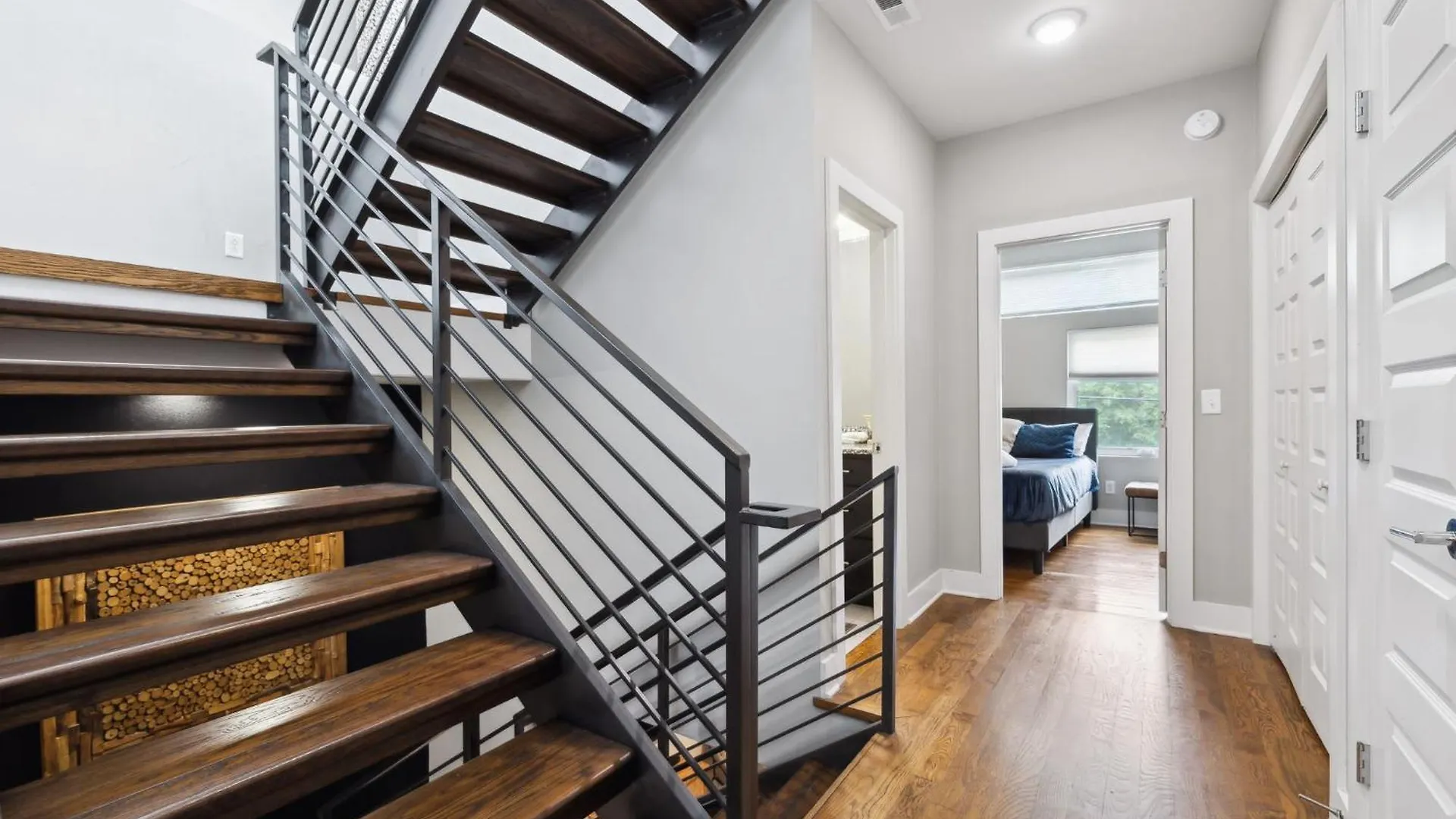 Spacious 3-Story Townhome W Rooftop & City Views Nashville 0*,  United States