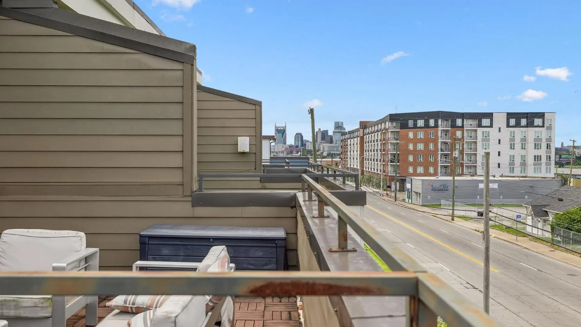 Spacious 3-Story Townhome W Rooftop & City Views Nashville 0*,  United States