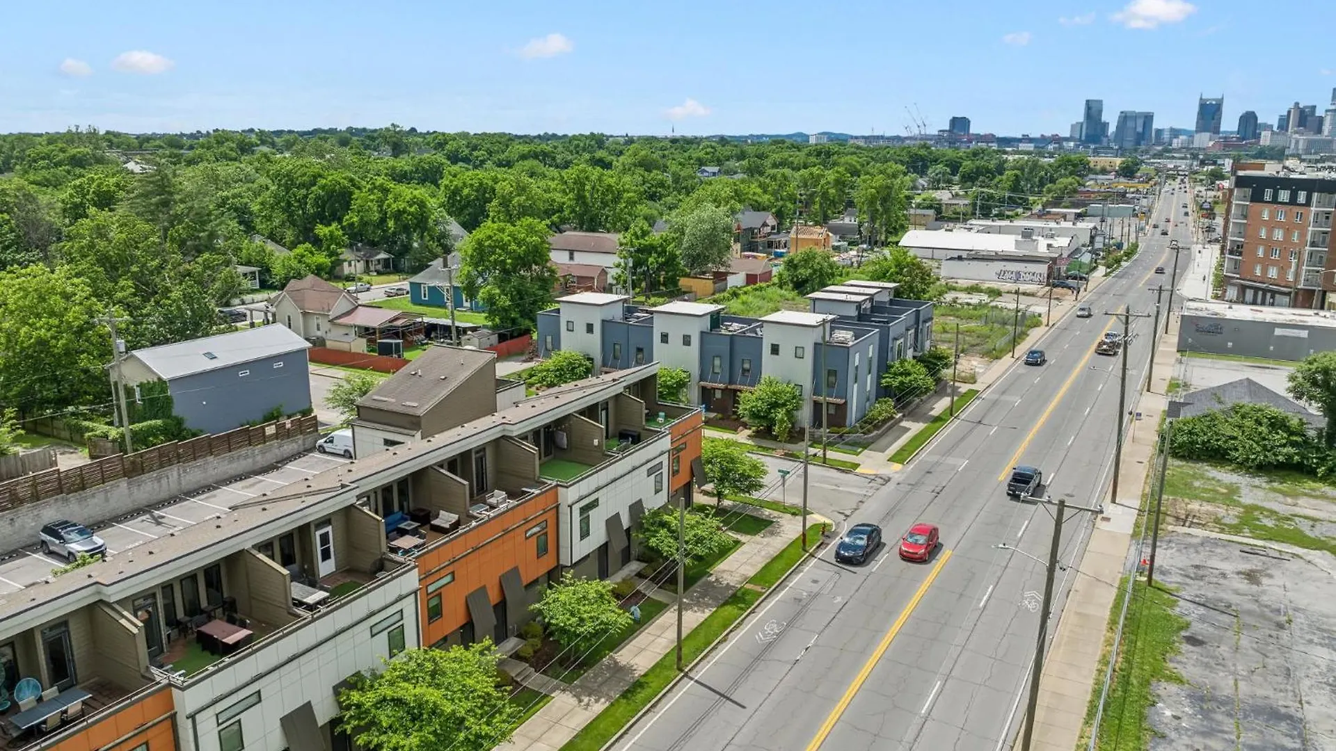 Spacious 3-Story Townhome W Rooftop & City Views Nashville 0*,
