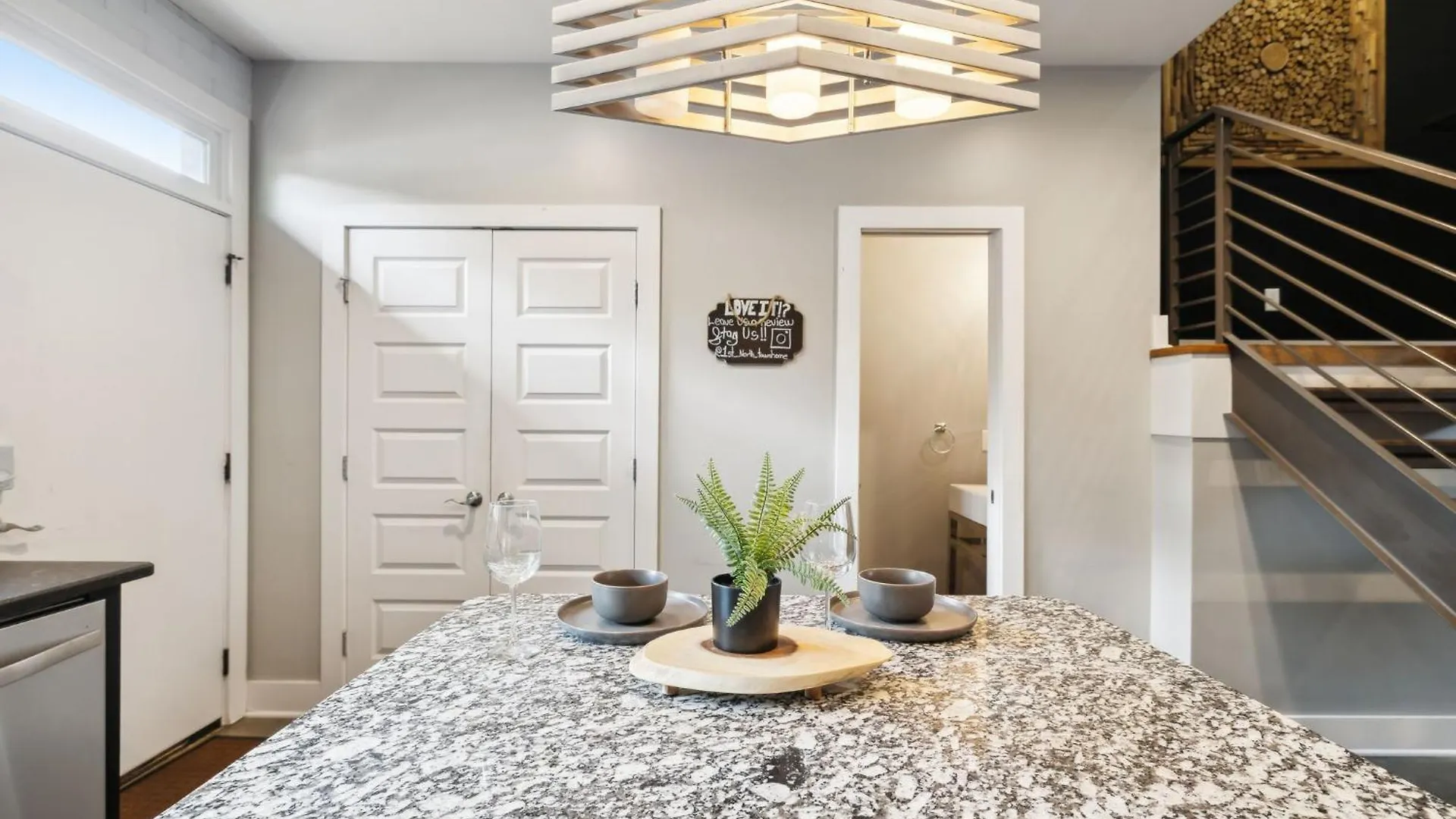 Spacious 3-Story Townhome W Rooftop & City Views Nashville