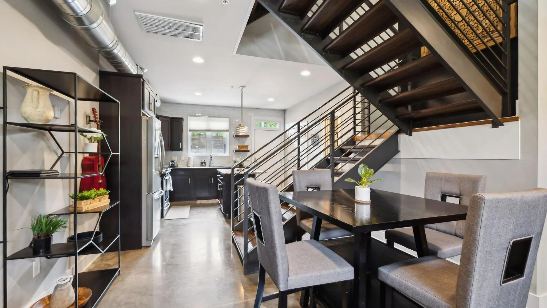 Spacious 3-Story Townhome W Rooftop & City Views Nashville United States